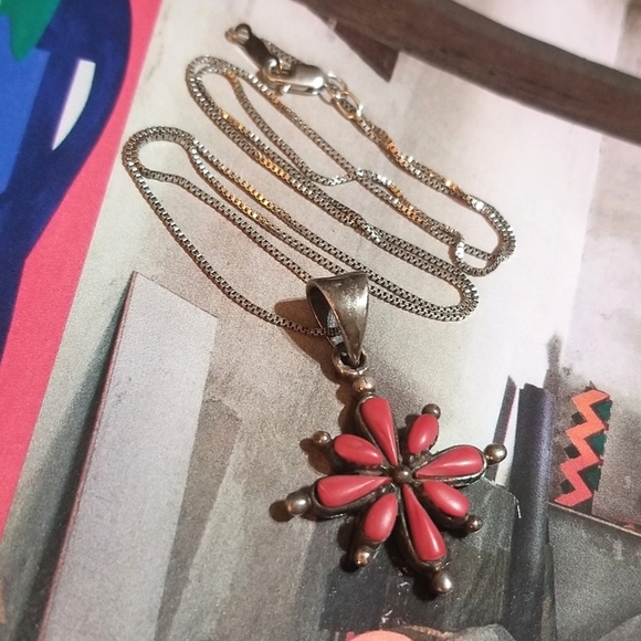 VTG NAVAJO Petit Point Red Coral Sterling Necklace - Picture 3 of 8